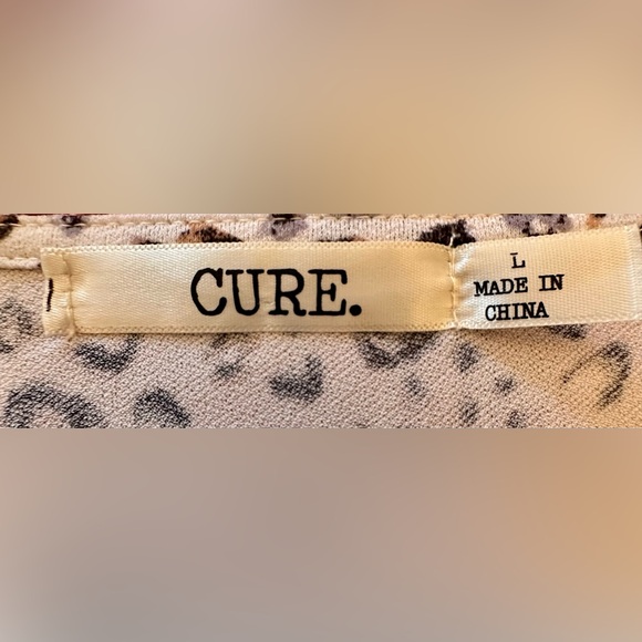 Cure Animal Print Blouse Size Large - Picture 3 of 5